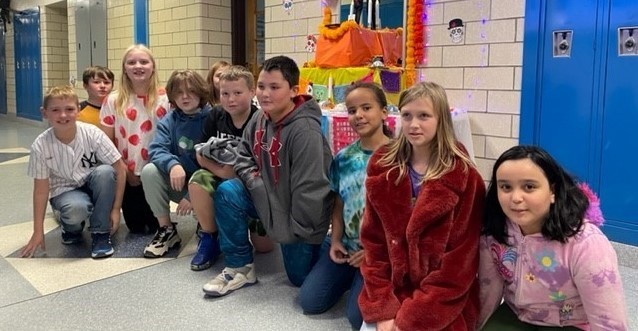Fourth grade students in hallway