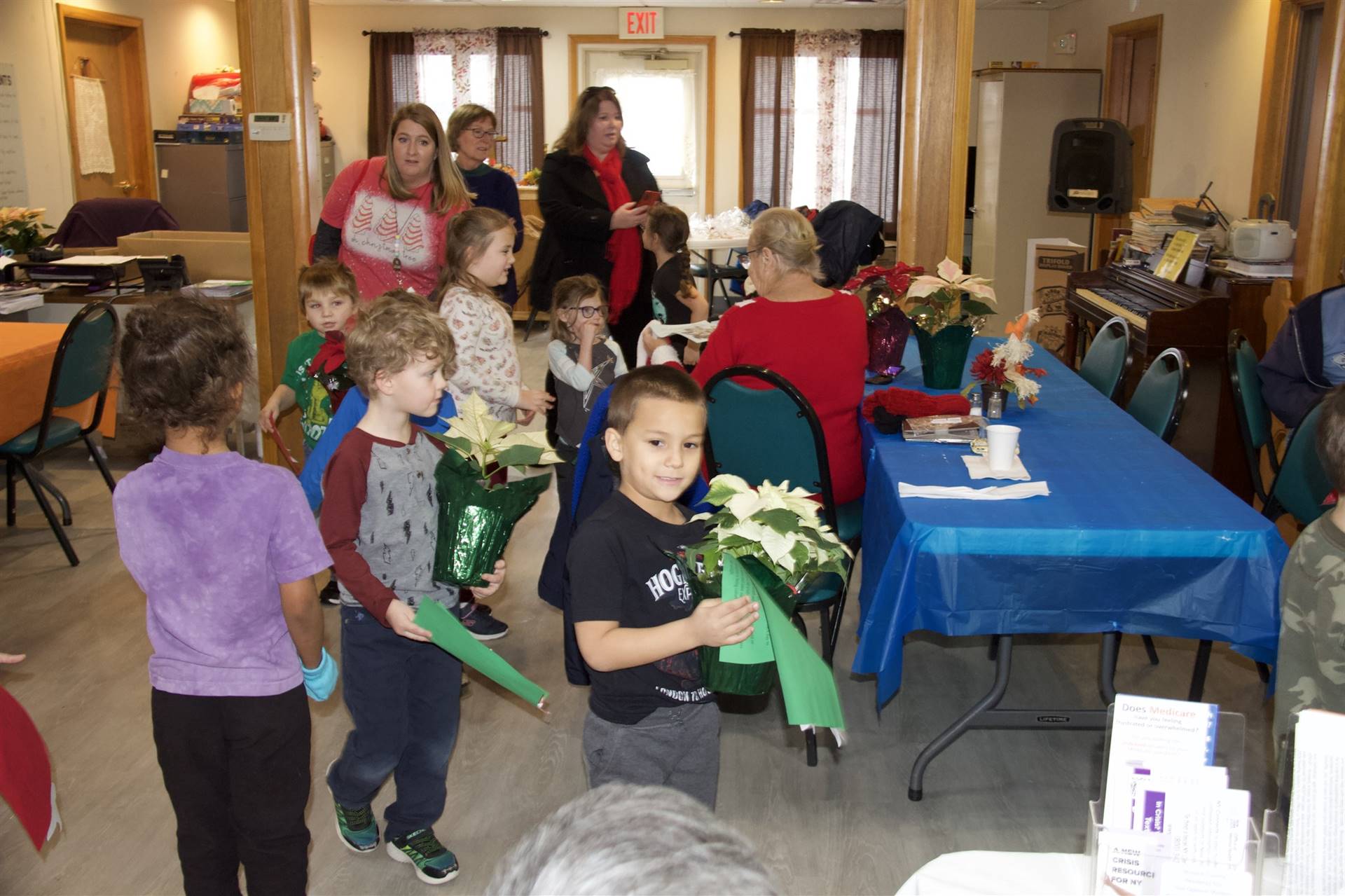 DCS Elementary students visit senior citizens center