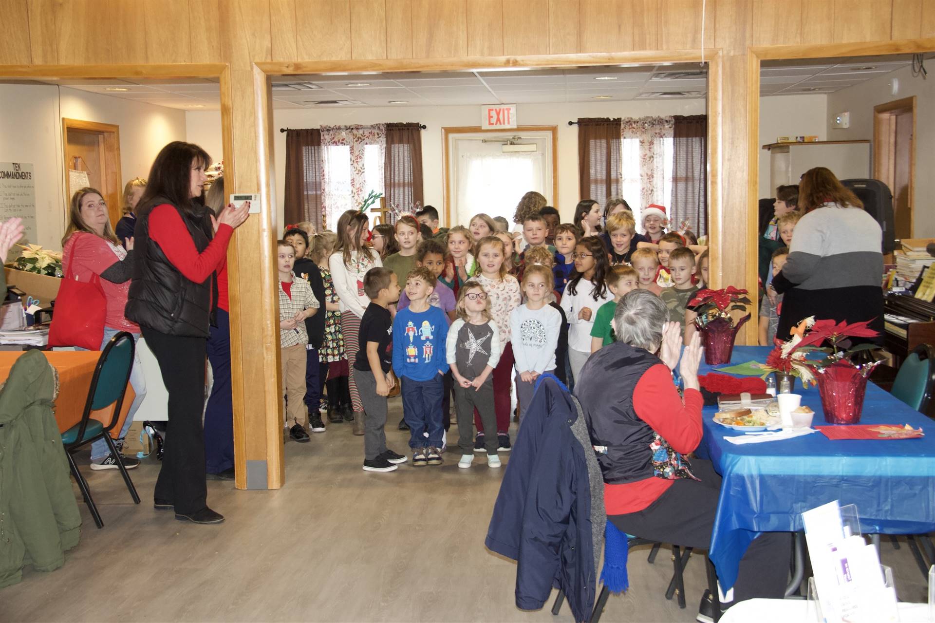 DCS Elementary students visit senior citizens center