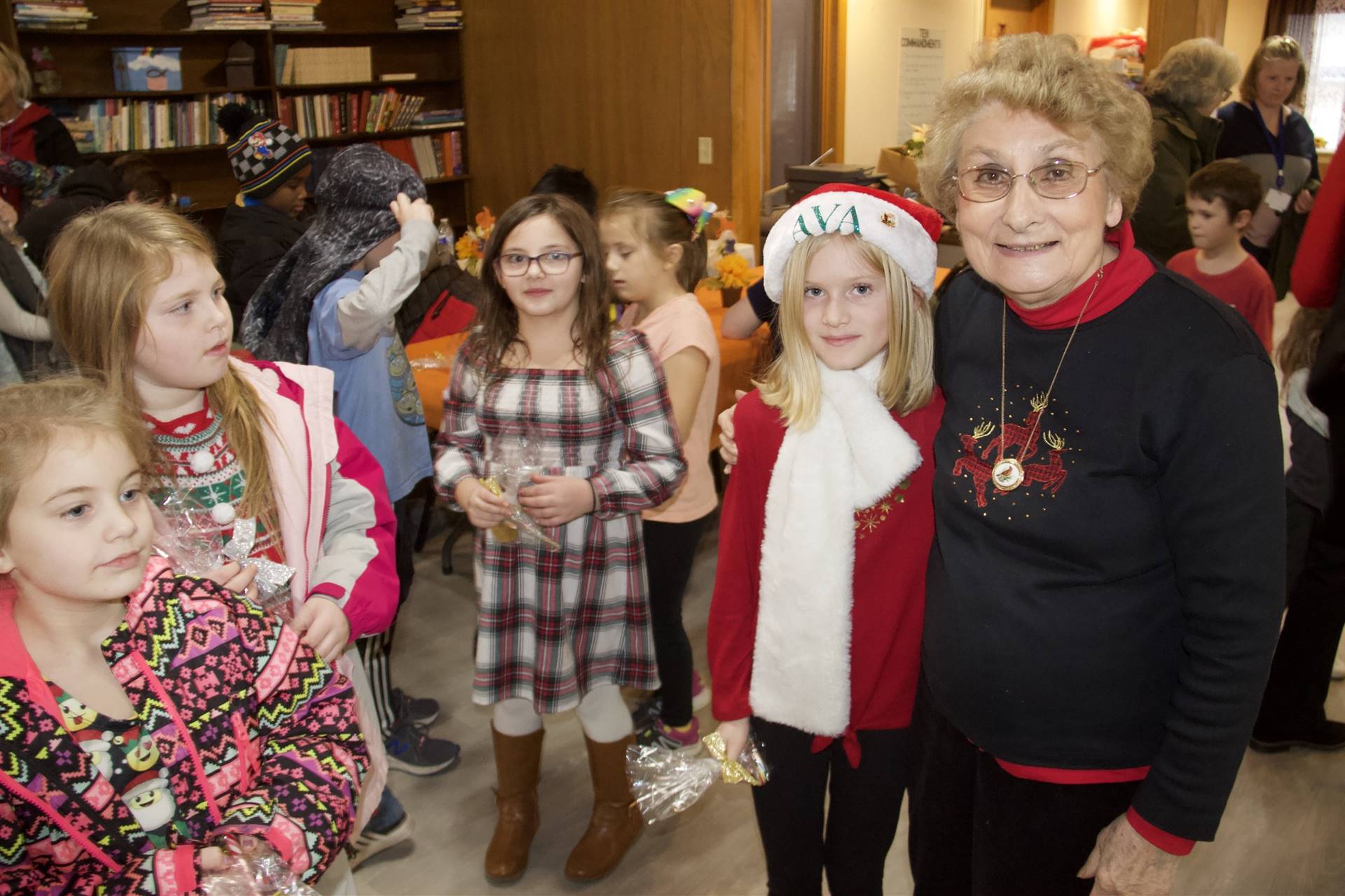 DCS Elementary students visit senior citizens center